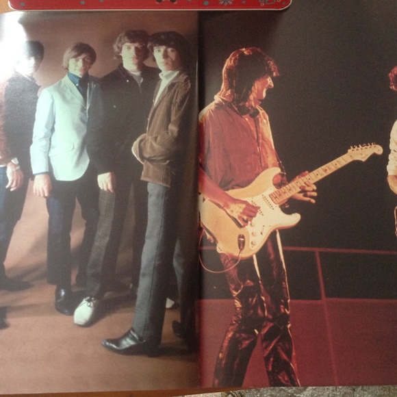 Rolling Stones guitar book - Picture 4 of 5